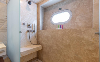 CHAMPAGNE SEAS 45