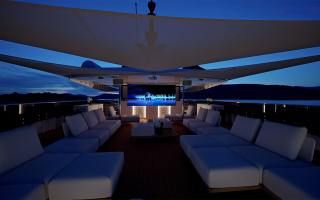 BLACK SWAN 32