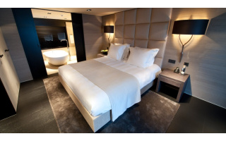 LATITUDE 11