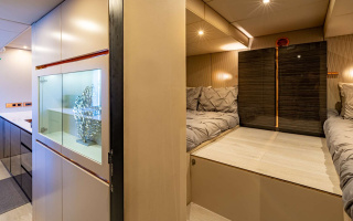 ISLAND MAJESTY 10
