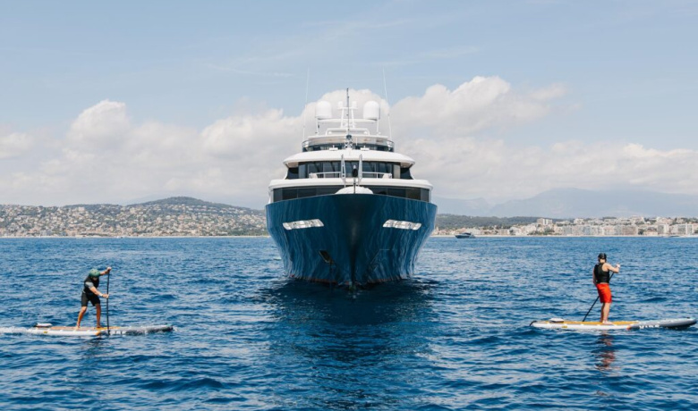 CHAMPAGNE SEAS